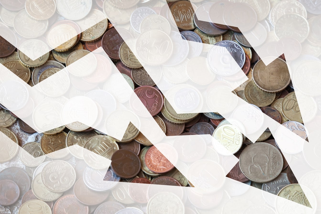 INTEREST RATES DROP, AND SO DO HOME SALES